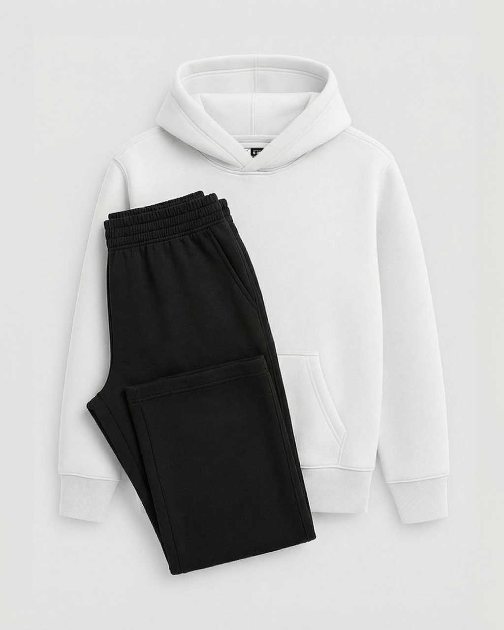 Pantalón Liso Negro + Hoodie Blanco