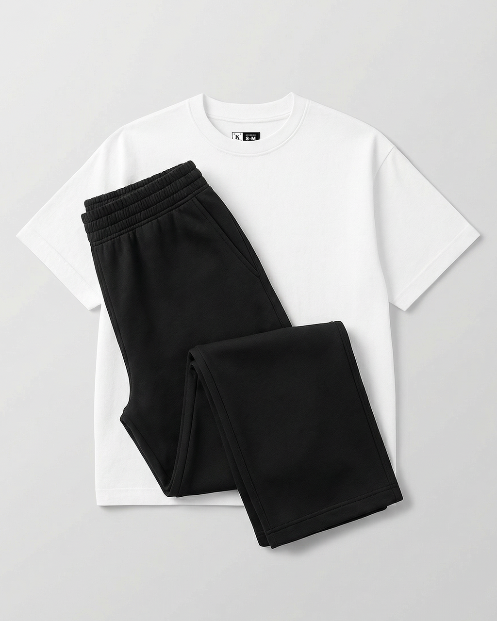 Pantalón Liso Negro + Camiseta Blanca