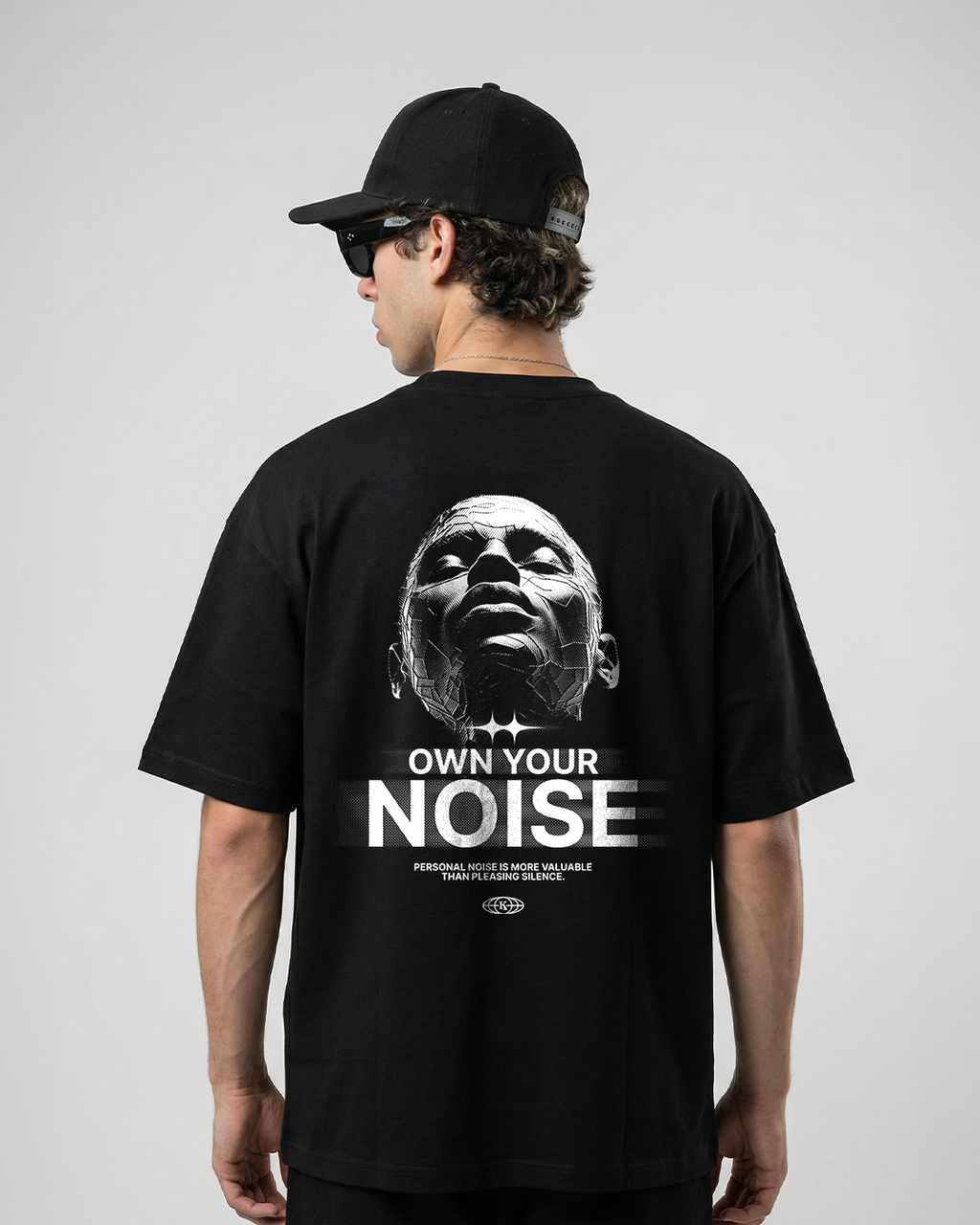 Camiseta Oversize Own Your Noise